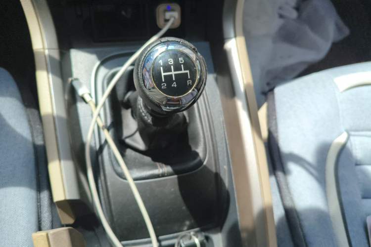 Used BAIC Senova D60 2014 1.8T manual Comfort trim level Gear Lever