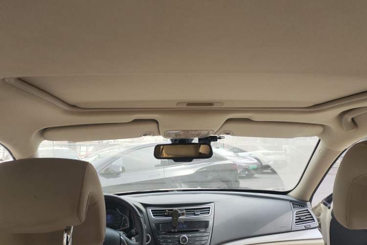 Used BAIC Senova D60 2014 1.8T Automatic Elite Model Headliner