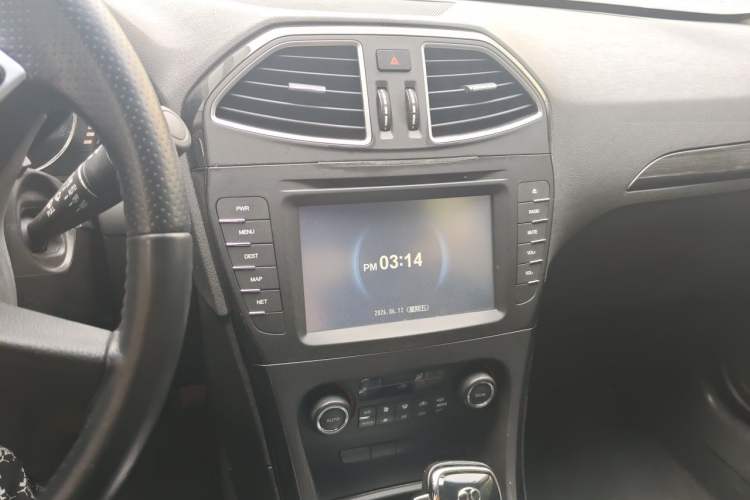 Used BAIC Senova D70 2013 1.8T Government Edition Audio And AC Panel
