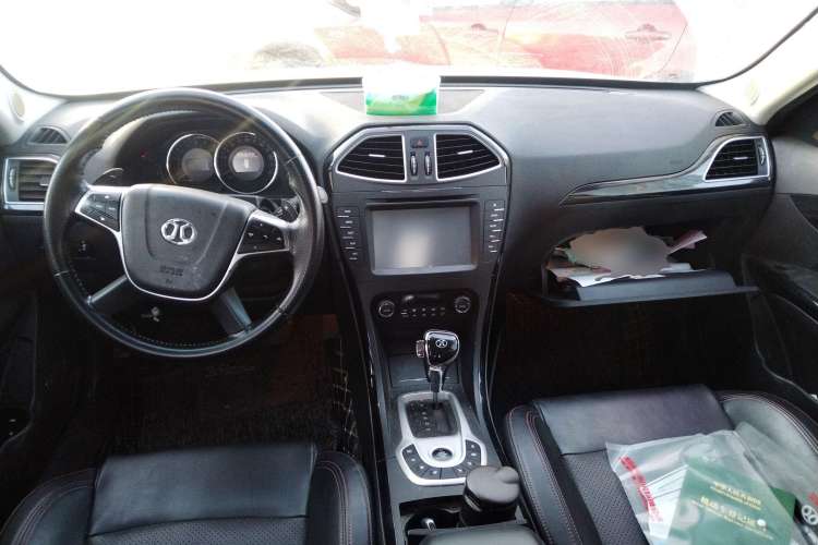 Used BAIC Senova D70 2013 2.0T Luxury Edition Center Console