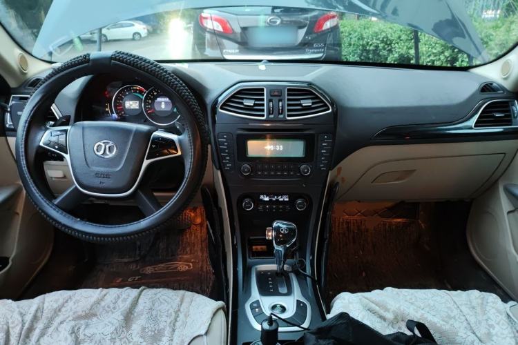 Used BAIC Senova D70 2013 2.0T Comfort Edition Center Console