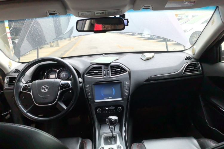 Used BAIC Senova D70 2013 1.8T Government Edition Center Console