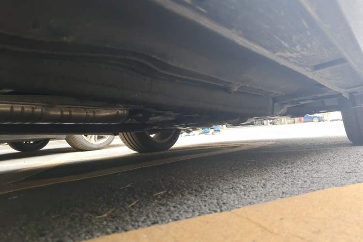 Used BAIC Senova D70 2013 1.8T Government Edition Chassis Front Right