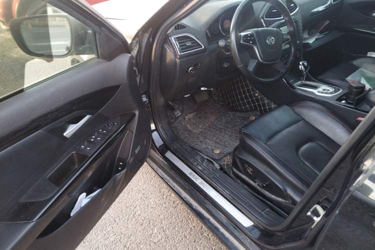 Used BAIC Senova D70 2013 2.0T Luxury Edition Driver Seat
