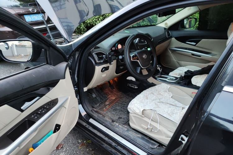Used BAIC Senova D70 2013 2.0T Comfort Edition Driver Seat