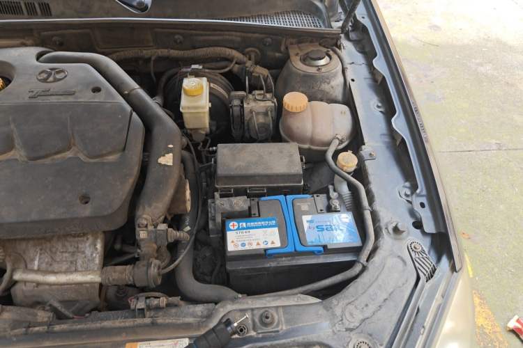Used BAIC Senova D70 2013 2.0T Comfort Edition Engine Bay Left