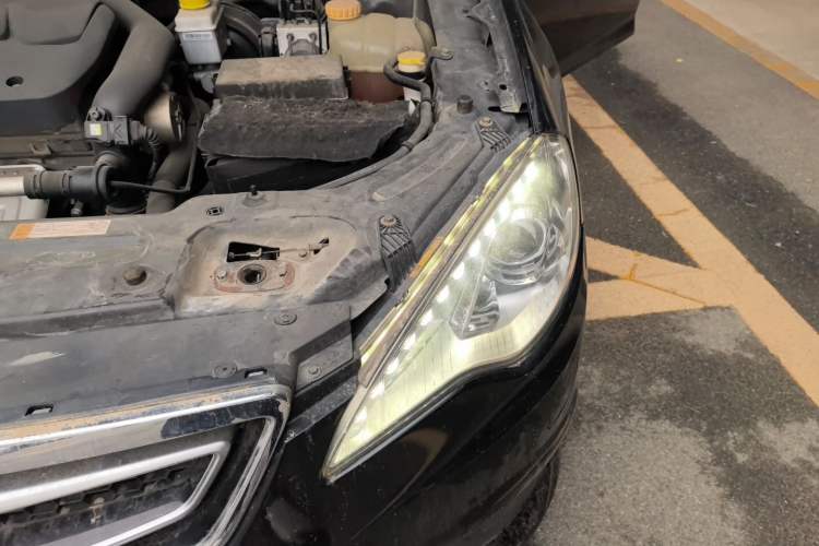 Used BAIC Senova D70 2013 1.8T Government Edition Engine Bay Left