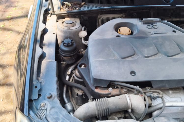 Used BAIC Senova D70 2013 2.0T Luxury Edition Engine Bay Right