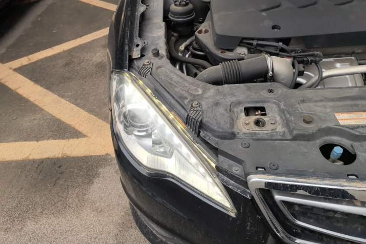Used BAIC Senova D70 2013 1.8T Government Edition Engine Bay Right