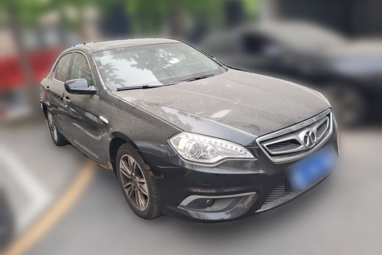 Used BAIC Senova D70 2013 1.8T Government Edition Front Right 45 Deg
