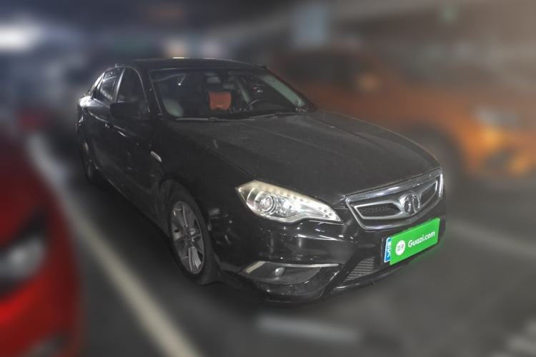 Used BAIC Senova D70 2013 2.0T Luxury Edition Front Right 45 Deg