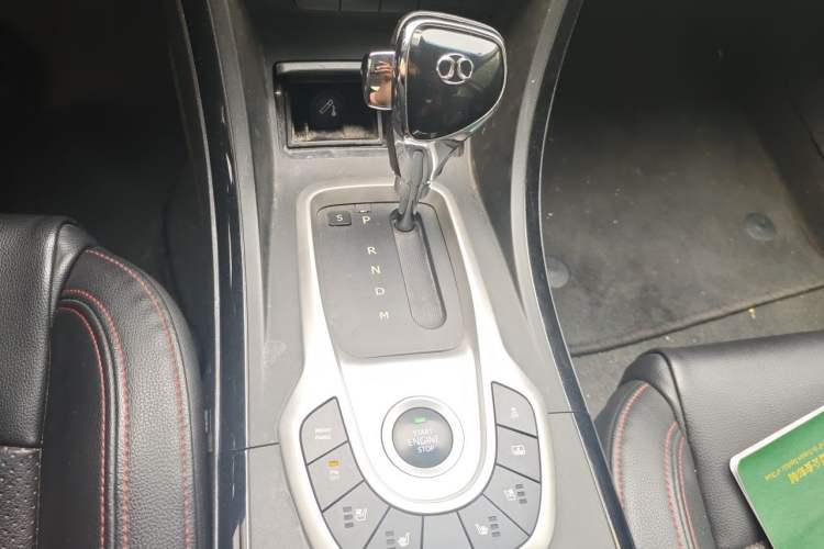 Used BAIC Senova D70 2013 1.8T Government Edition Gear Lever