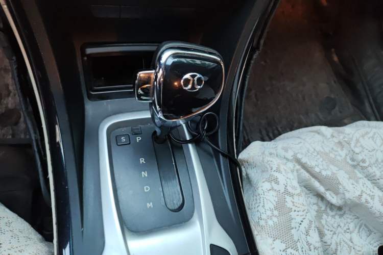 Used BAIC Senova D70 2013 2.0T Comfort Edition Gear Lever