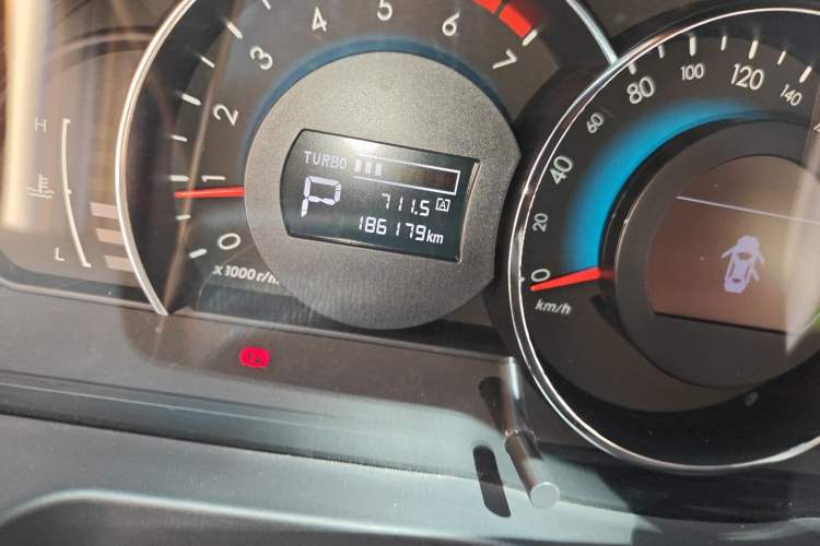 Used BAIC Senova D70 2013 2.0T Comfort Edition Odometer Close Up