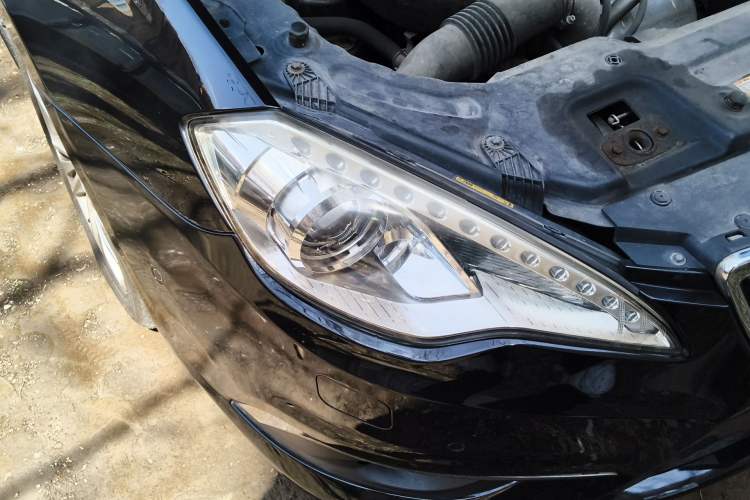 Used BAIC Senova D70 2013 2.0T Luxury Edition Right Front Headlight