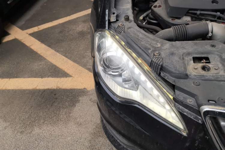 Used BAIC Senova D70 2013 1.8T Government Edition Right Front Headlight