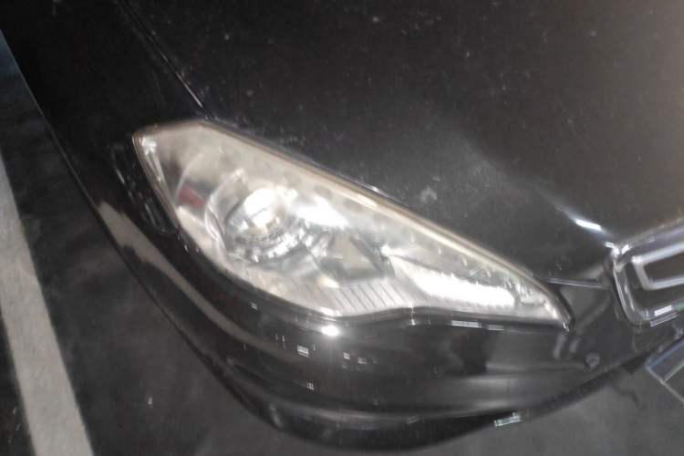 Used BAIC Senova D70 2013 2.0T Luxury Edition Right Front Headlight