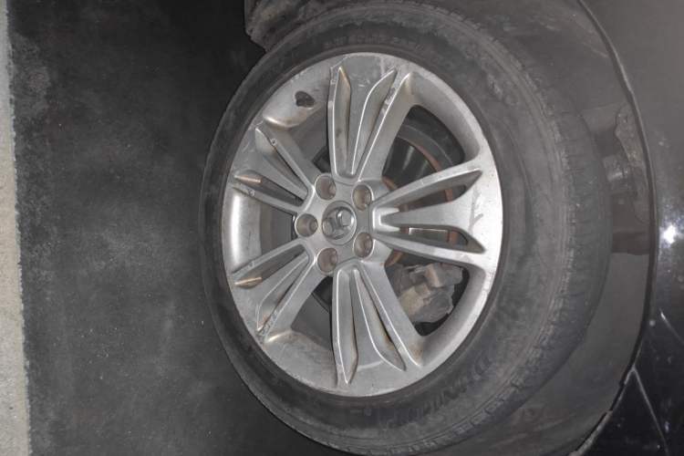 Used BAIC Senova D70 2013 2.0T Luxury Edition Right Front Wheel Hub