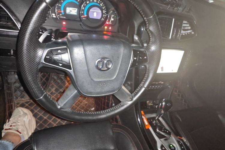 Used BAIC Senova D70 2013 2.0T Luxury Edition Steering Wheel