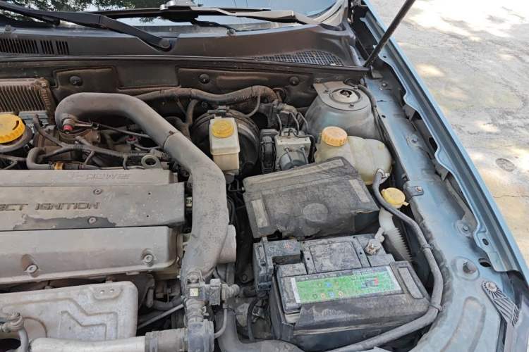 Used BAIC Senova D70 2013 2.3T Elite Edition Engine Bay Left
