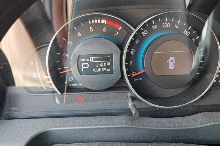 Used BAIC Senova D70 2013 2.3T Elite Edition Odometer Close Up