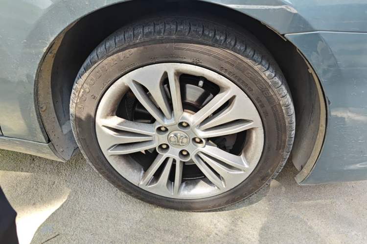 Used BAIC Senova D70 2013 2.3T Elite Edition Right Front Wheel Hub