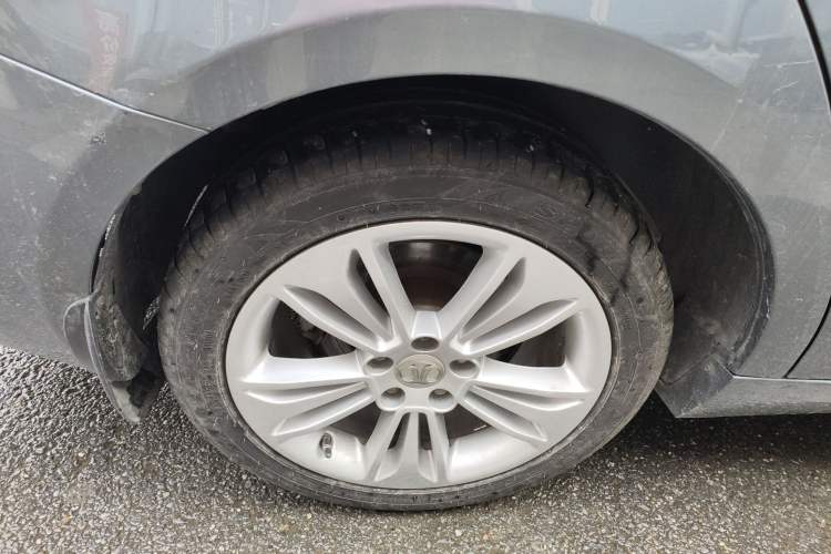 Used BAIC Senova D70 2013 2.0T Elite Edition Right Rear Wheel Hub