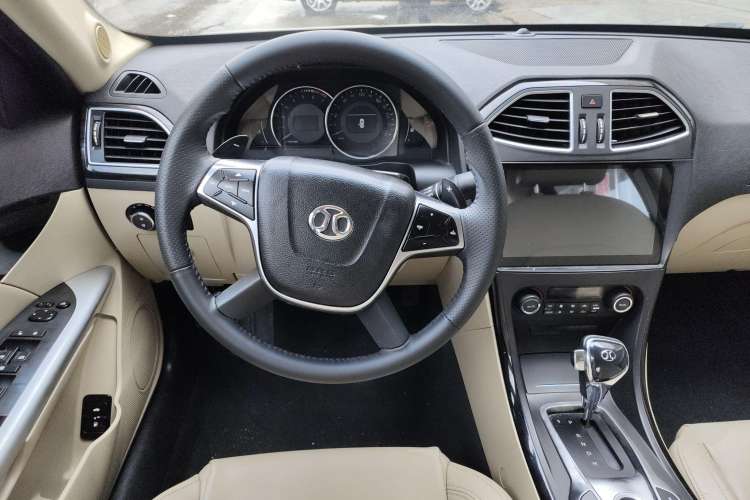 Used BAIC Senova D70 2013 2.0T Elite Edition Steering Wheel