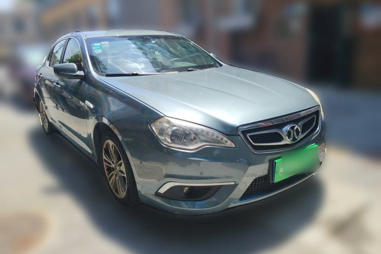 Used BAIC Senova D70 2013 2.0T Comfort Edition Front Right 45 Deg