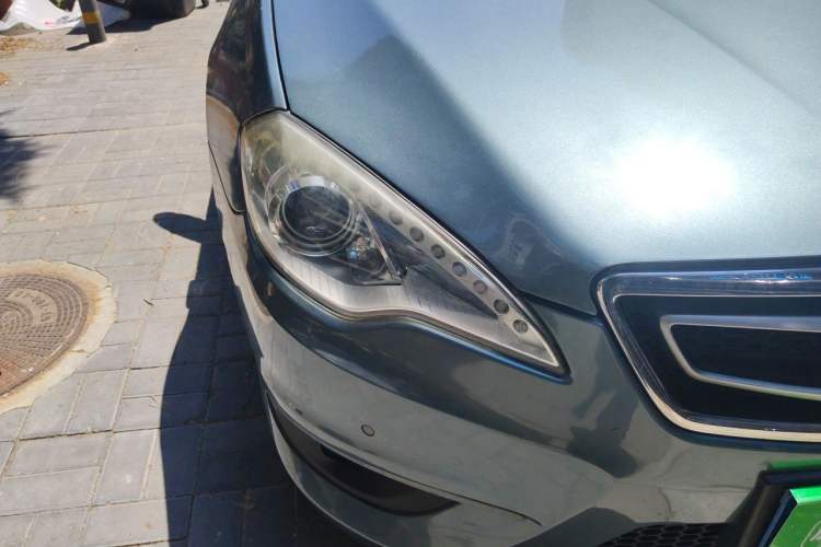 Used BAIC Senova D70 2013 2.0T Comfort Edition Right Front Headlight