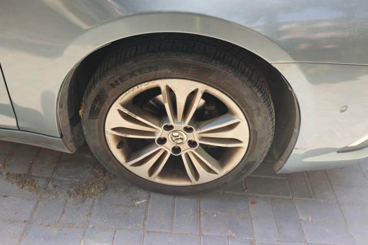 Used BAIC Senova D70 2013 2.0T Comfort Edition Right Front Wheel Hub