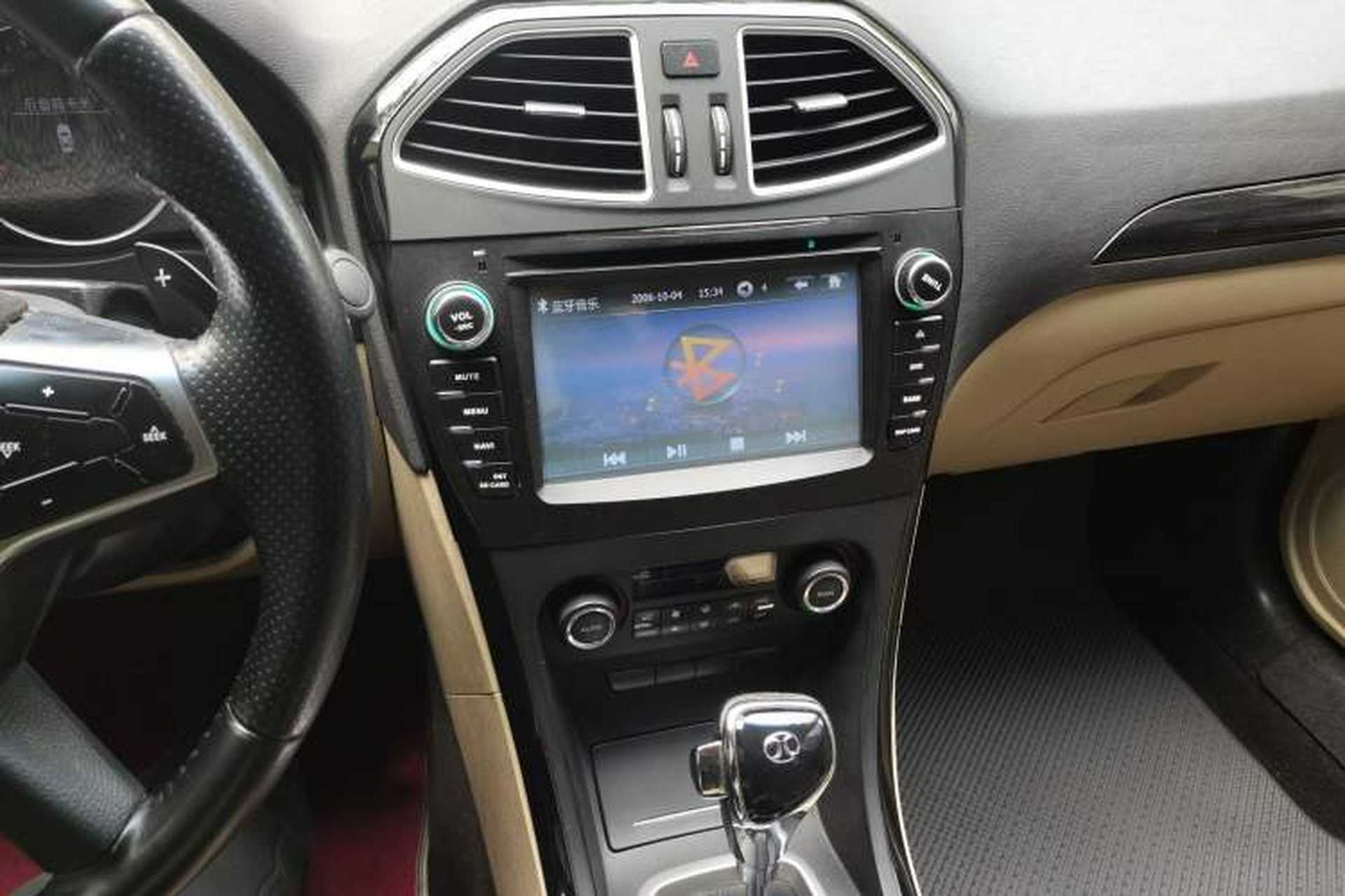 Used BAIC Senova D70 2013 2.0T Elite Edition Audio And AC Panel