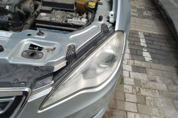 Used BAIC Senova D70 2013 2.0T Elite Edition Engine Bay Left