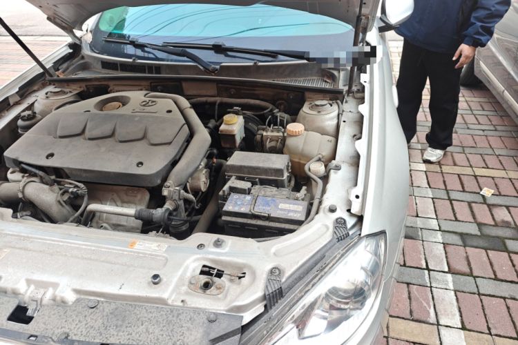 Used BAIC Senova D70 2013 2.0T Comfort Edition Engine Bay Left