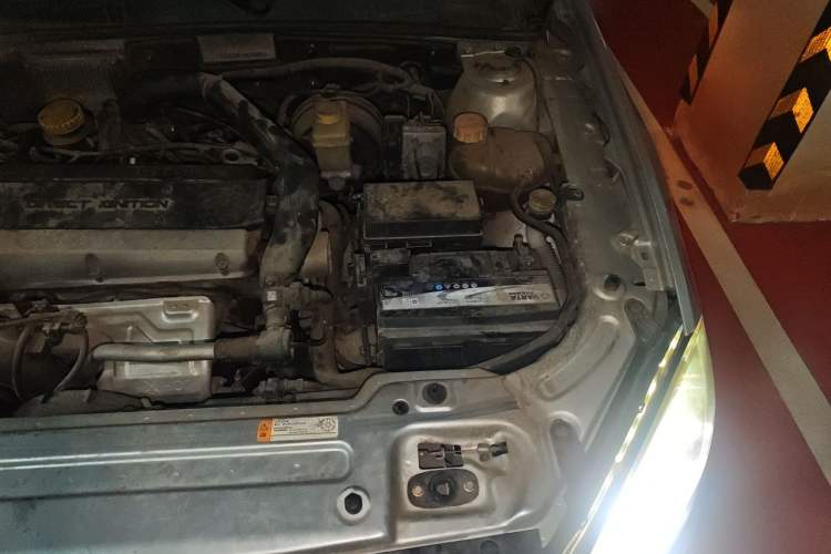 Used BAIC Senova D70 2013 2.0T Luxury Edition Engine Bay Left