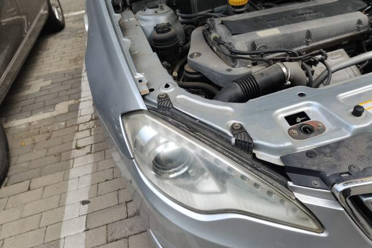 Used BAIC Senova D70 2013 2.0T Elite Edition Engine Bay Right