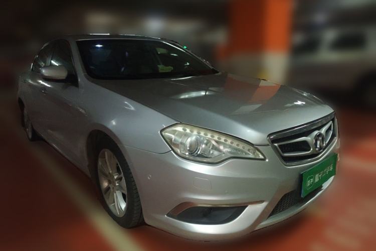 Used BAIC Senova D70 2013 2.0T Luxury Edition Front Right 45 Deg