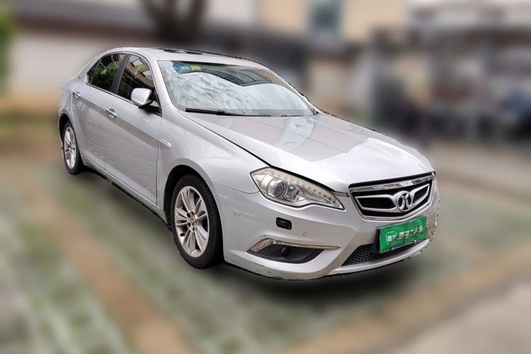 Used BAIC Senova D70 2013 2.3T Luxury Edition Front Right 45 Deg