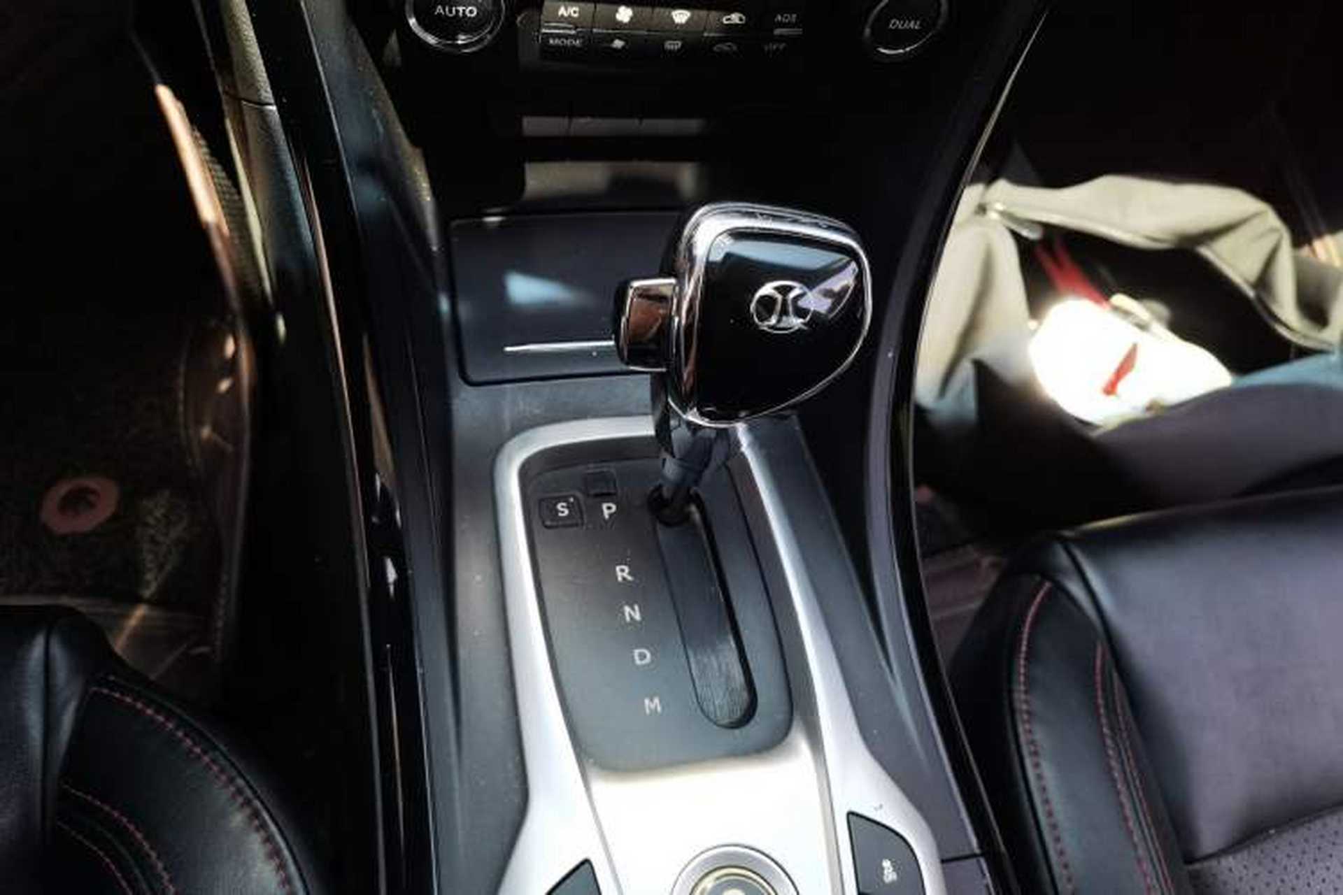 Used BAIC Senova D70 2013 2.0T Luxury Edition Gear Lever