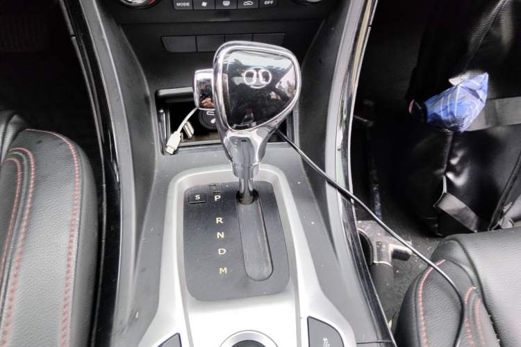 Used BAIC Senova D70 2013 2.3T Luxury Edition Gear Lever