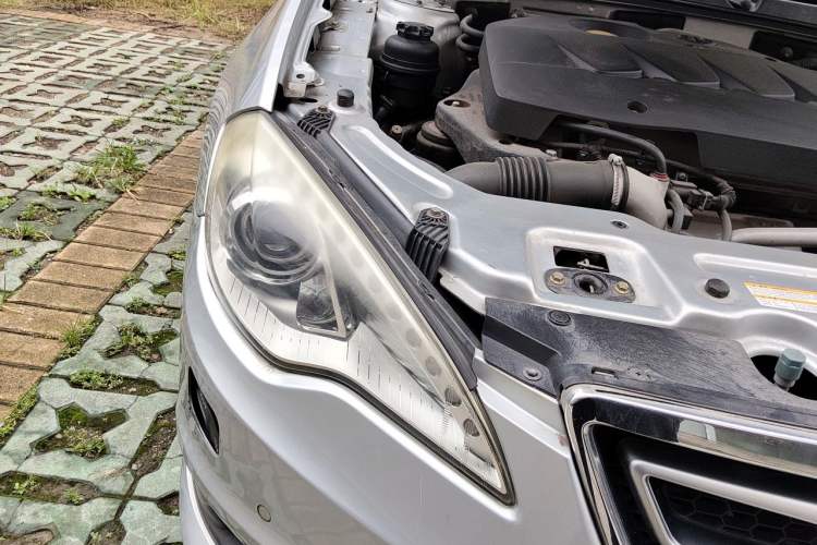 Used BAIC Senova D70 2013 2.3T Luxury Edition Right Front Headlight