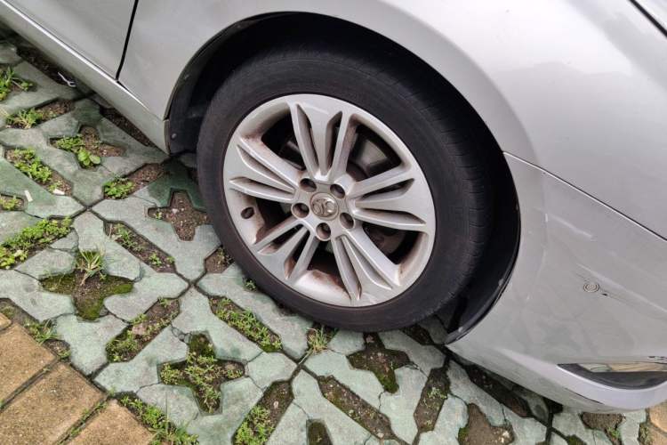 Used BAIC Senova D70 2013 2.3T Luxury Edition Right Front Wheel Hub