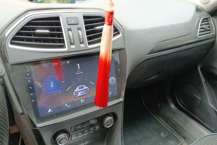 Used BAIC Senova D70 2013 2.0T Luxury Edition Audio And AC Panel