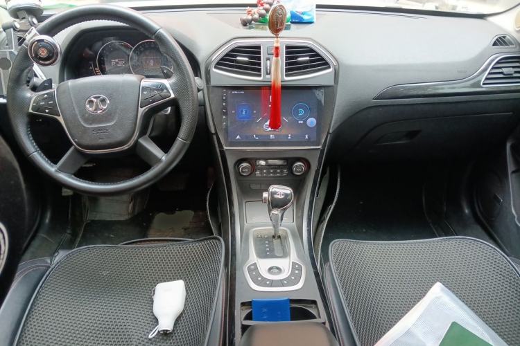 Used BAIC Senova D70 2013 2.0T Luxury Edition Center Console