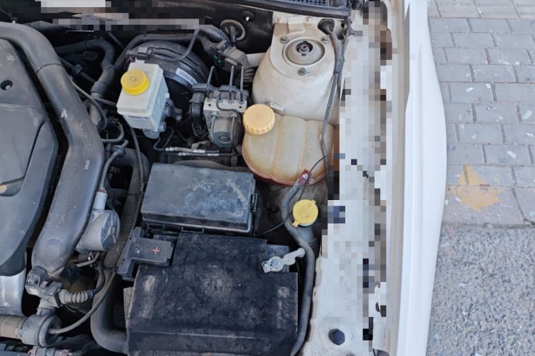 Used BAIC Senova D70 2013 1.8T Government Edition Engine Bay Left