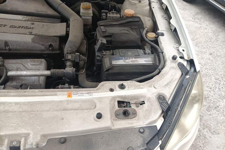 Used BAIC Senova D70 2013 2.0T Comfort Edition Engine Bay Left