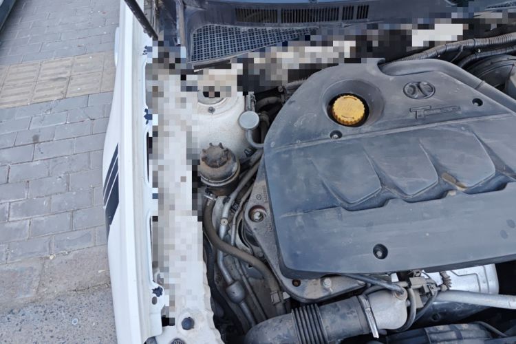 Used BAIC Senova D70 2013 1.8T Government Edition Engine Bay Right