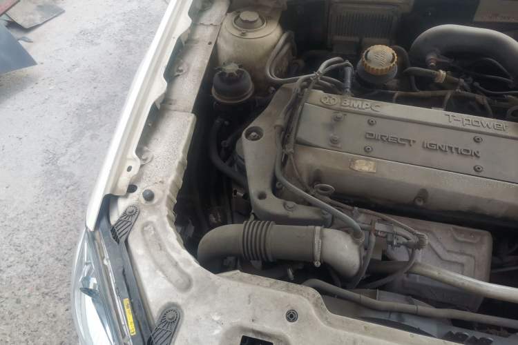 Used BAIC Senova D70 2013 1.8T Government Edition Engine Bay Right