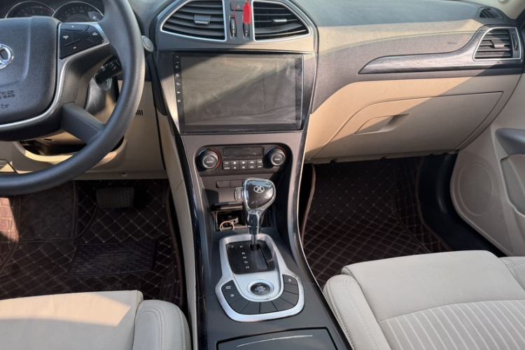 Used BAIC Senova D70 2013 2.0T Comfort Edition Gear Lever