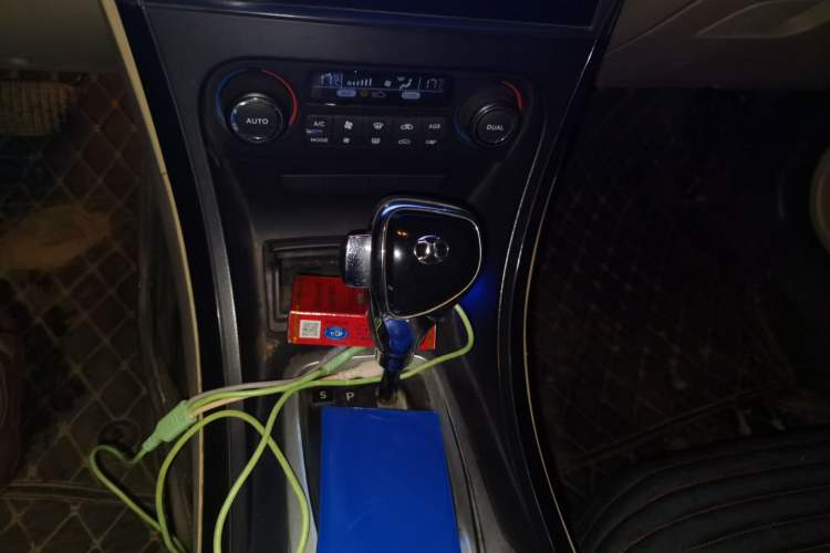 Used BAIC Senova D70 2013 2.0T Comfort Edition Gear Lever